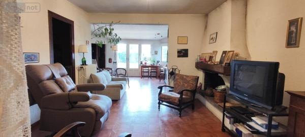 Maison à vendre à Sainte-Gemmes-sur-Loire dans le Maine-et-Loire (49130), ref : 49013-2077