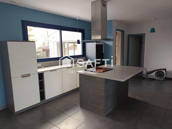 Maison accès plain pied avec sous-sol, trois chambres et plus, garage, jardin !!