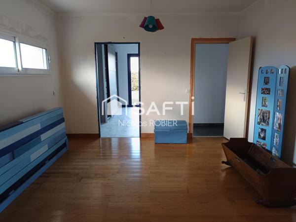 Maison accès plain pied avec sous-sol, trois chambres et plus, garage, jardin !!