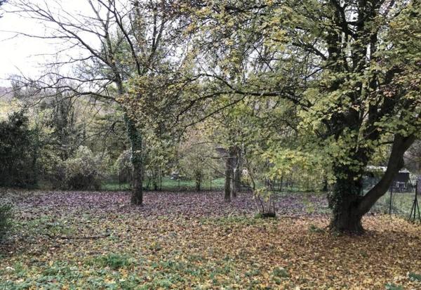 TERRAIN A 15 MINUTES DE SOISSONS