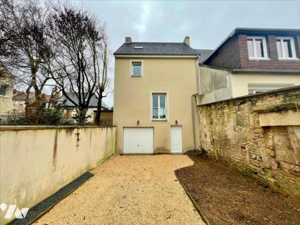 Maison avec sous-sol et 3 chambres