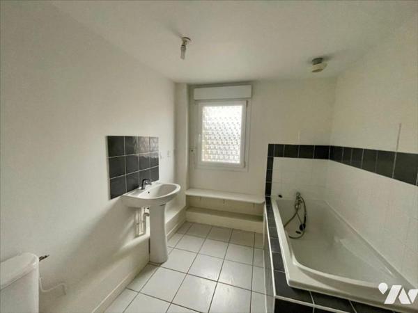 Maison avec sous-sol et 3 chambres