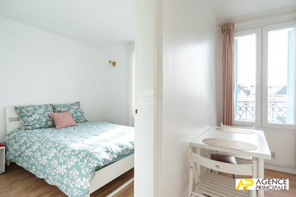 Appartement 2 pièces à vendre au dernier étage en hyper centre de Maisons-Laffitte €235 000 ** - Référence 4641