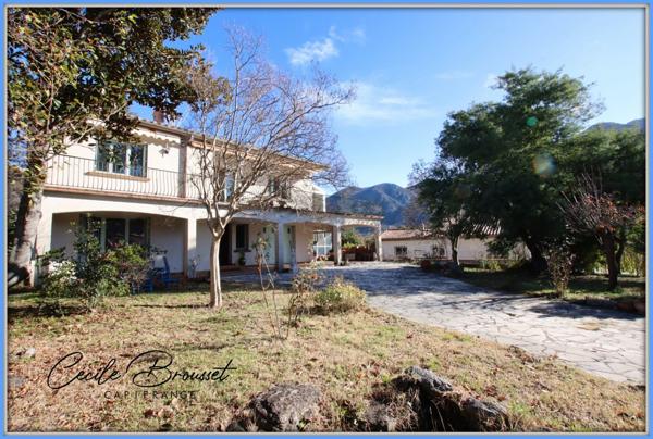 Belle villa 4 faces sur 1464m2 de terrain à vendre 7 pièces ARLES SUR TECH (66)