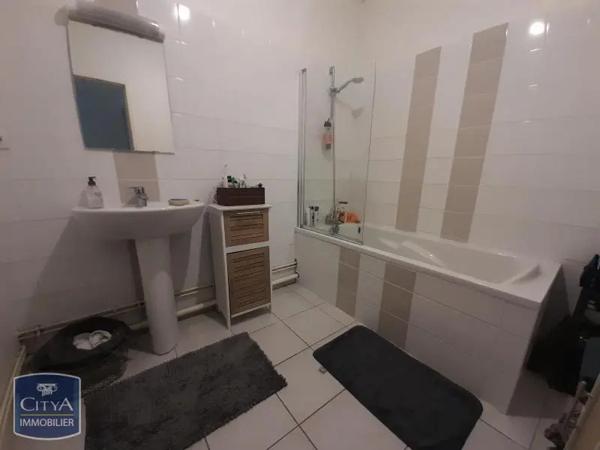 Appartement à louer 4 pièces 93.87m²