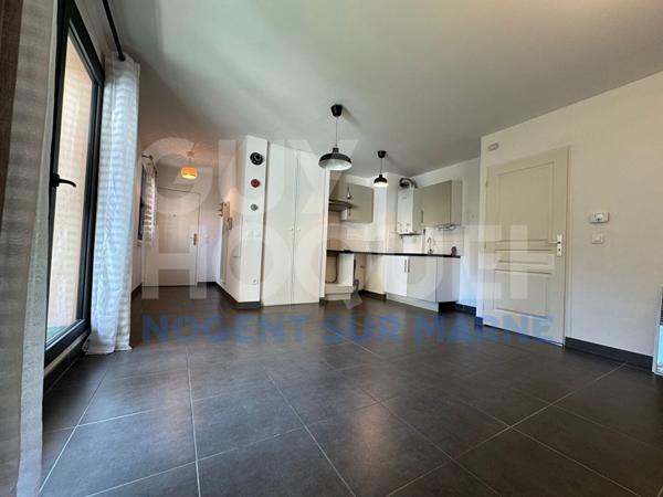 Proche centre-ville / Balcon / Parking