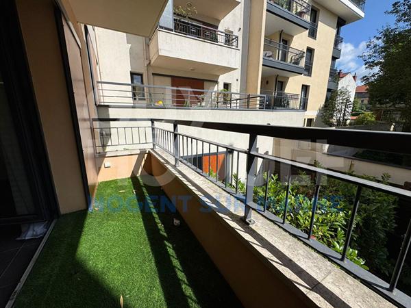 Proche centre-ville / Balcon / Parking