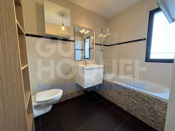 Proche centre-ville / Balcon / Parking