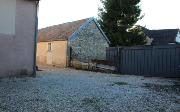 Maison à vendre    9 pièces • 186 m2 Saint-Julien