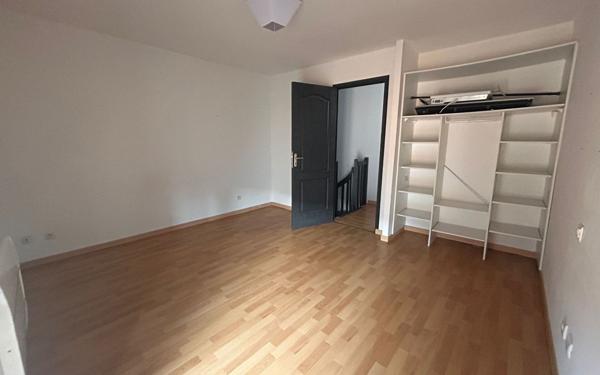 Maison à vendre    9 pièces • 186 m2 Saint-Julien