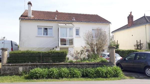 Maison 4 pièces à vendre Thuré - 86540 / Réf: 11711