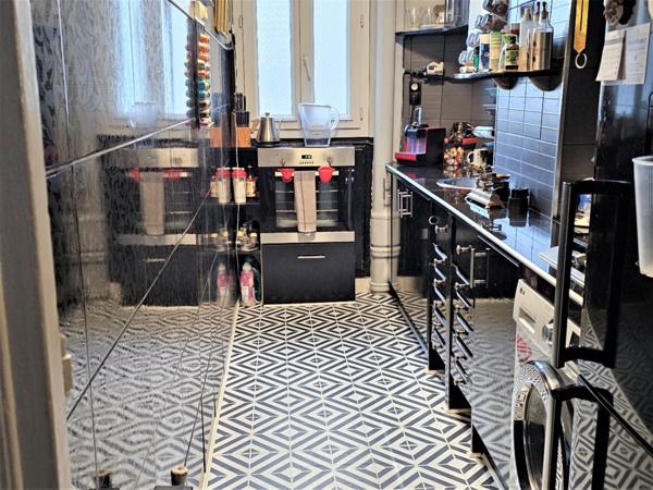 Trois pièces - 61 m² - Grandes Carrières