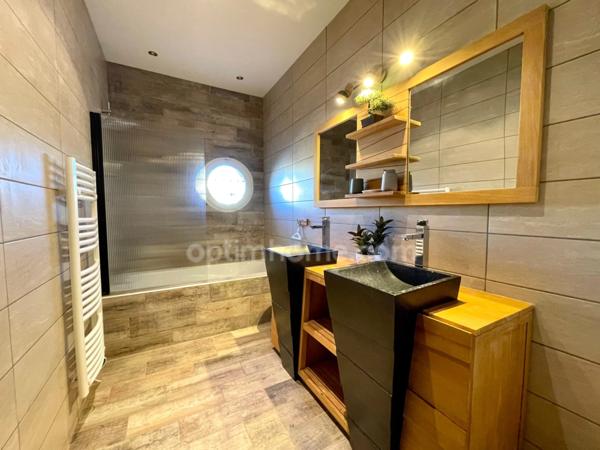 MARINA INDIVIDUELLE 5 PIÈCES 155 M2 AVEC PISCINE ET GARAGE AIGUES MORTES