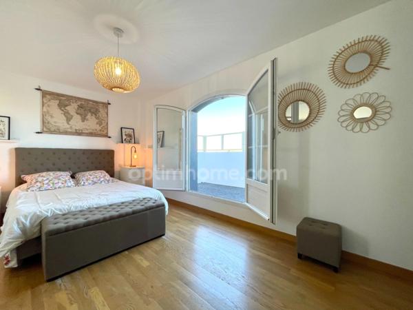 MARINA INDIVIDUELLE 5 PIÈCES 155 M2 AVEC PISCINE ET GARAGE AIGUES MORTES