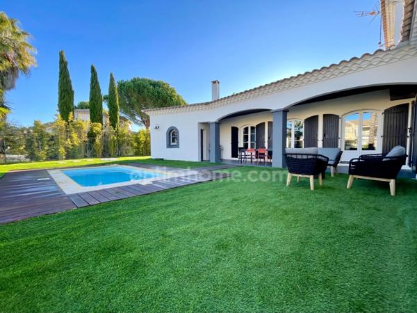 MARINA INDIVIDUELLE 5 PIÈCES 155 M2 AVEC PISCINE ET GARAGE AIGUES MORTES