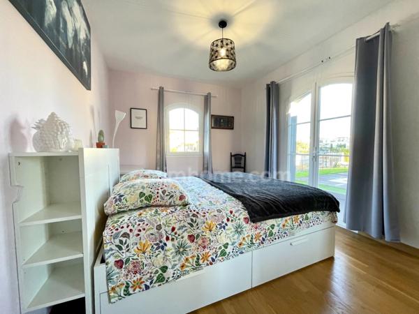 MARINA INDIVIDUELLE 5 PIÈCES 155 M2 AVEC PISCINE ET GARAGE AIGUES MORTES