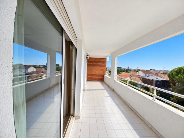 CENTRE MONTPELLIER PROCHE POLYGONE ET GARE : T4 DE 94 M²+TERRASSE DE 16M² +GARAGE FERME + CAVE !!