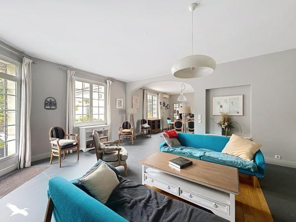 Maison 845 640 € Bordeaux 2 p 256 m² DPE D