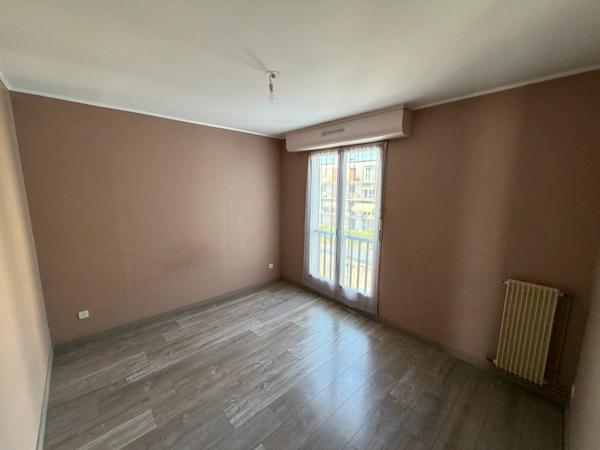 APPARTEMENT F2 - 2ème étage