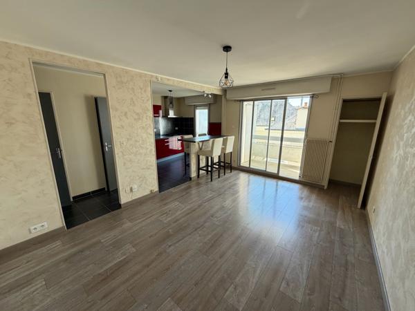 APPARTEMENT F2 - 2ème étage
