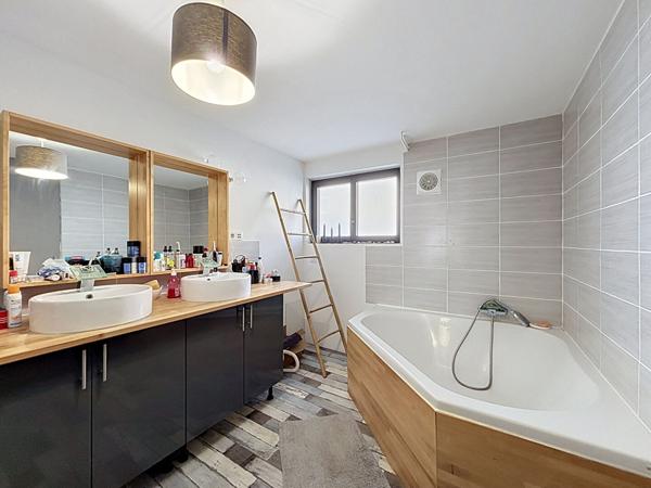 Maison Angers rénovée de 170 m2 avec studio indépendant