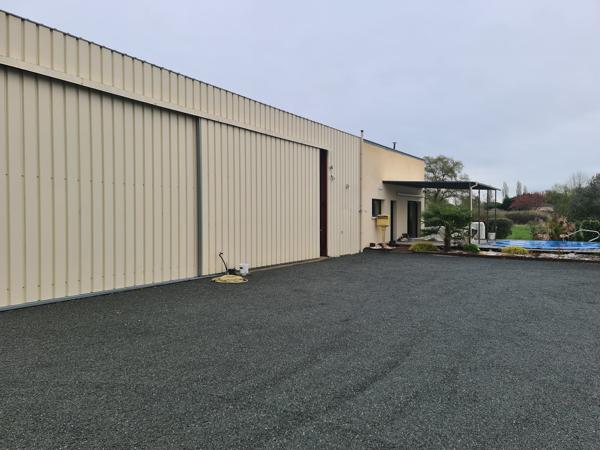 MAISON + HANGAR ATELIER de 130 m²