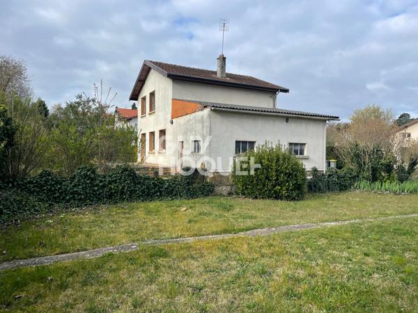 Maison proche commodités - Travaux à prévoir, fort potentiel