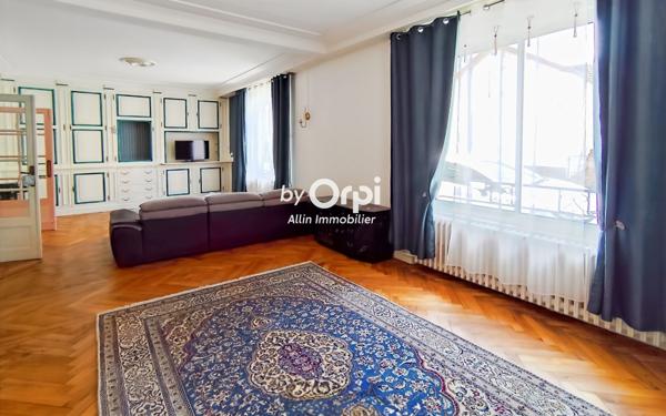 Appartement à vendre    4 pièces • 134,83 m2 Montluçon