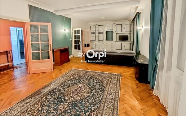 Appartement à vendre    4 pièces • 134,83 m2 Montluçon