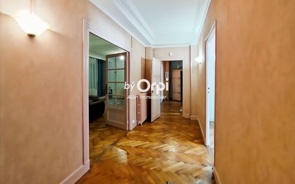 Appartement à vendre    4 pièces • 134,83 m2 Montluçon