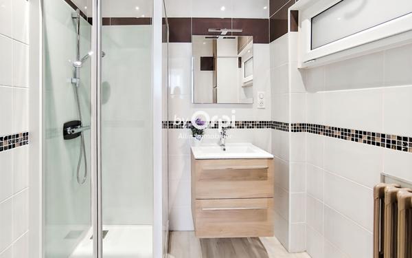 Appartement à vendre    4 pièces • 134,83 m2 Montluçon