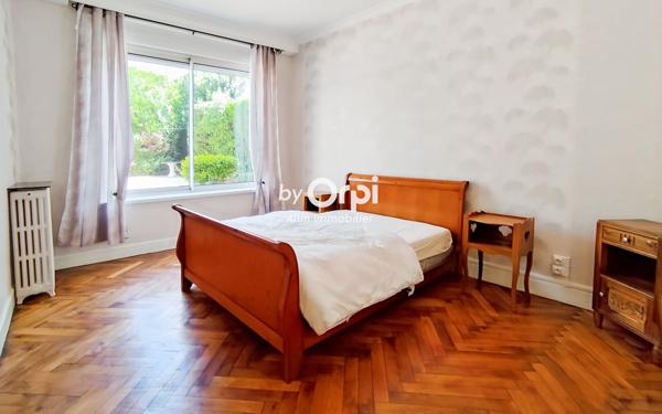 Appartement à vendre    4 pièces • 134,83 m2 Montluçon