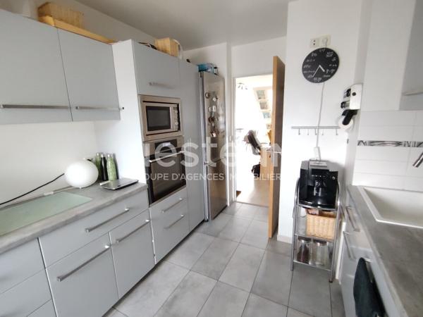 A VENDRE MONTIGNY LE BX LE VILLAGE GRAND 3 PIECES DE 82M² EN DERNIER ETAGE AVEC ASCENSEUR