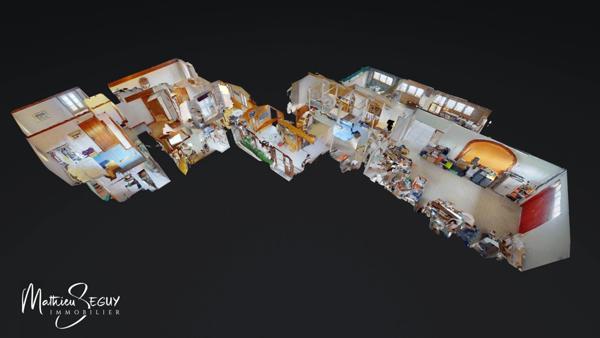 THURINS - Propriété avec terrain, dépendance et garages en limite de zone agricole