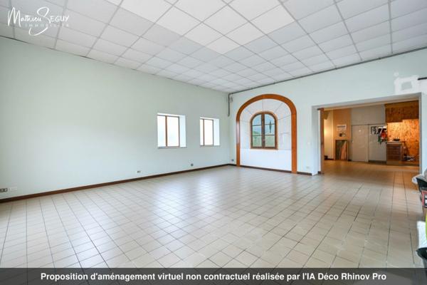 THURINS - Propriété avec terrain, dépendance et garages en limite de zone agricole