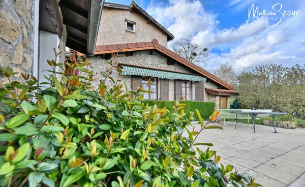 THURINS - Propriété avec terrain, dépendance et garages en limite de zone agricole