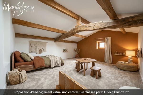 THURINS - Propriété avec terrain, dépendance et garages en limite de zone agricole