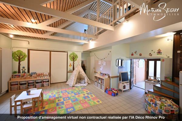 THURINS - Propriété avec terrain, dépendance et garages en limite de zone agricole