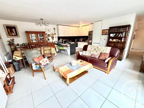 Appartement F3 à vendre  3 pièces - 74,65 m2 CLAYE SOUILLY - 77