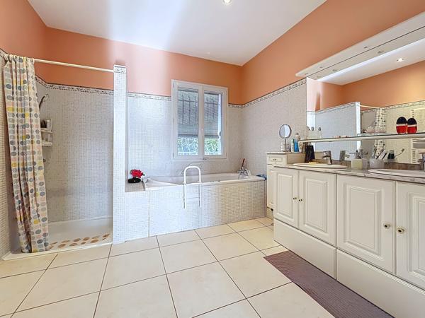 Maison 5 pièces - 197 m² Bien prestige