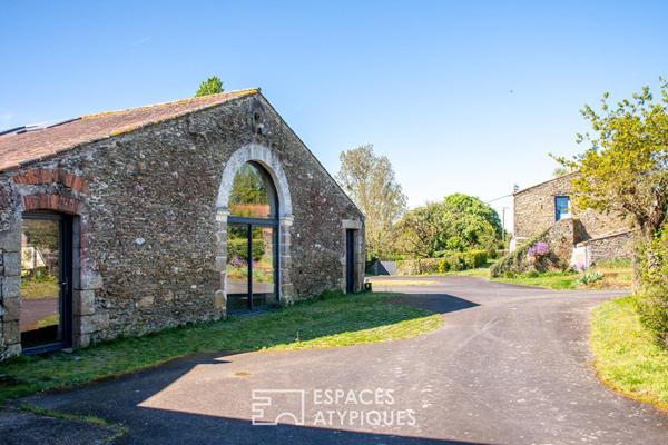 Grange d’exception et longère du XVIIe siècle sur 8 hectares