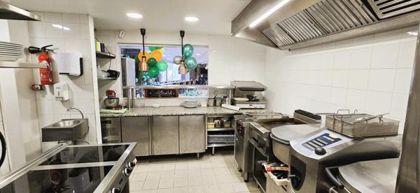 Restaurant RN7 Villeneuve-Loubet 230 m2 plus 70 m2 Terrasse