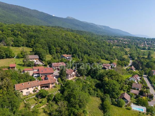 Maison à vendre 5 pièces PERON (01)