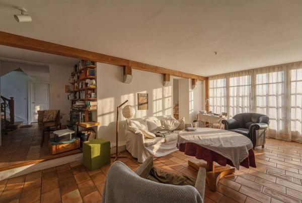 Maison à vendre 5 pièces PERON (01)