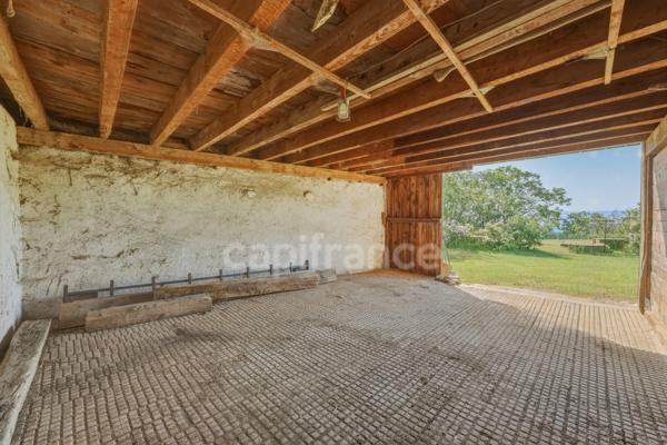 Maison à vendre 5 pièces PERON (01)