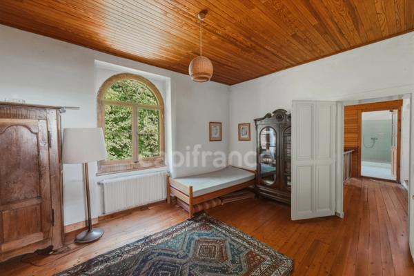 Maison à vendre 5 pièces PERON (01)