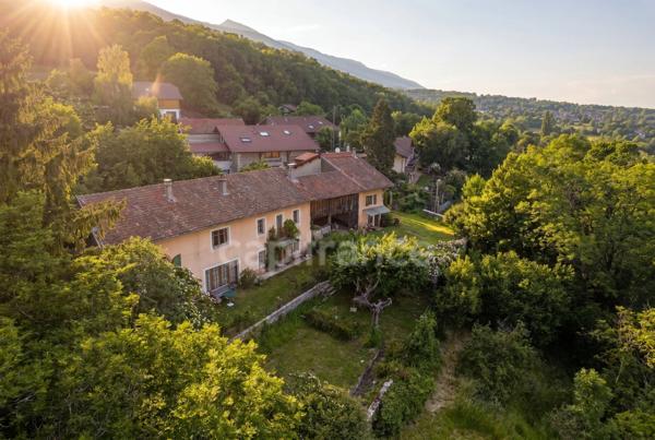 Maison à vendre 5 pièces PERON (01)