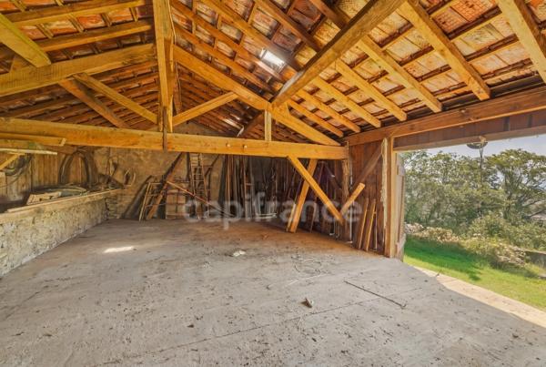 Maison à vendre 5 pièces PERON (01)