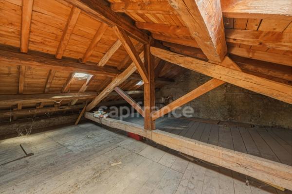 Maison à vendre 5 pièces PERON (01)