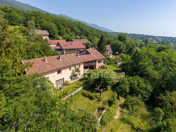 Maison à vendre 5 pièces PERON (01)